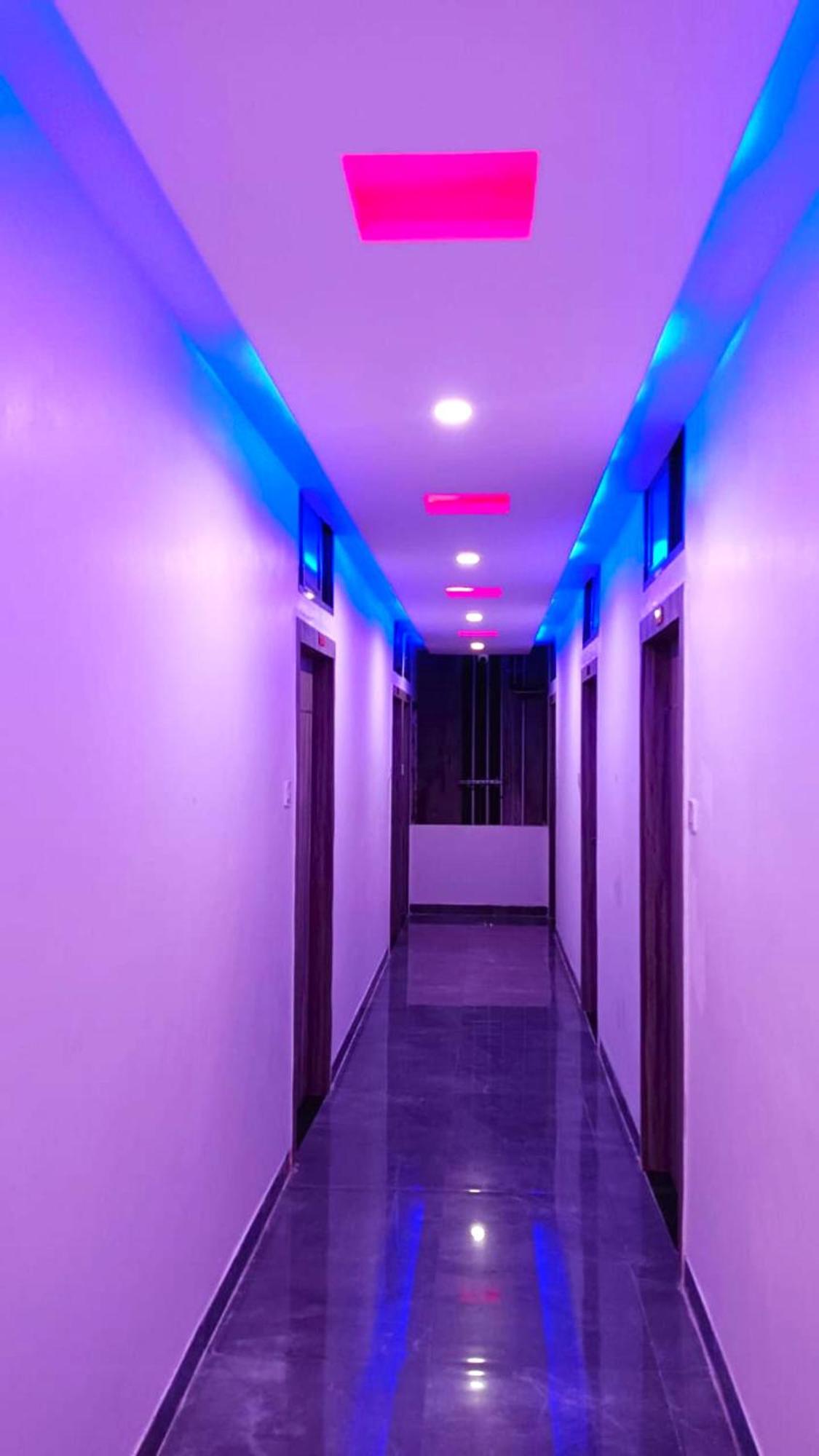 Hotel Kashi Inn Raj Ghat Варанаси Экстерьер фото