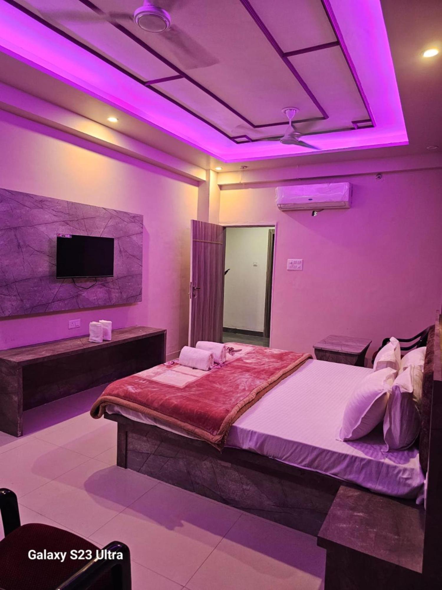 Hotel Kashi Inn Raj Ghat Варанаси Экстерьер фото