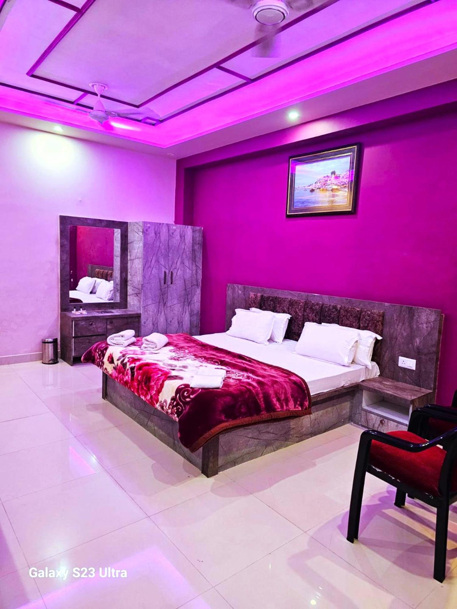 Hotel Kashi Inn Raj Ghat Варанаси Экстерьер фото
