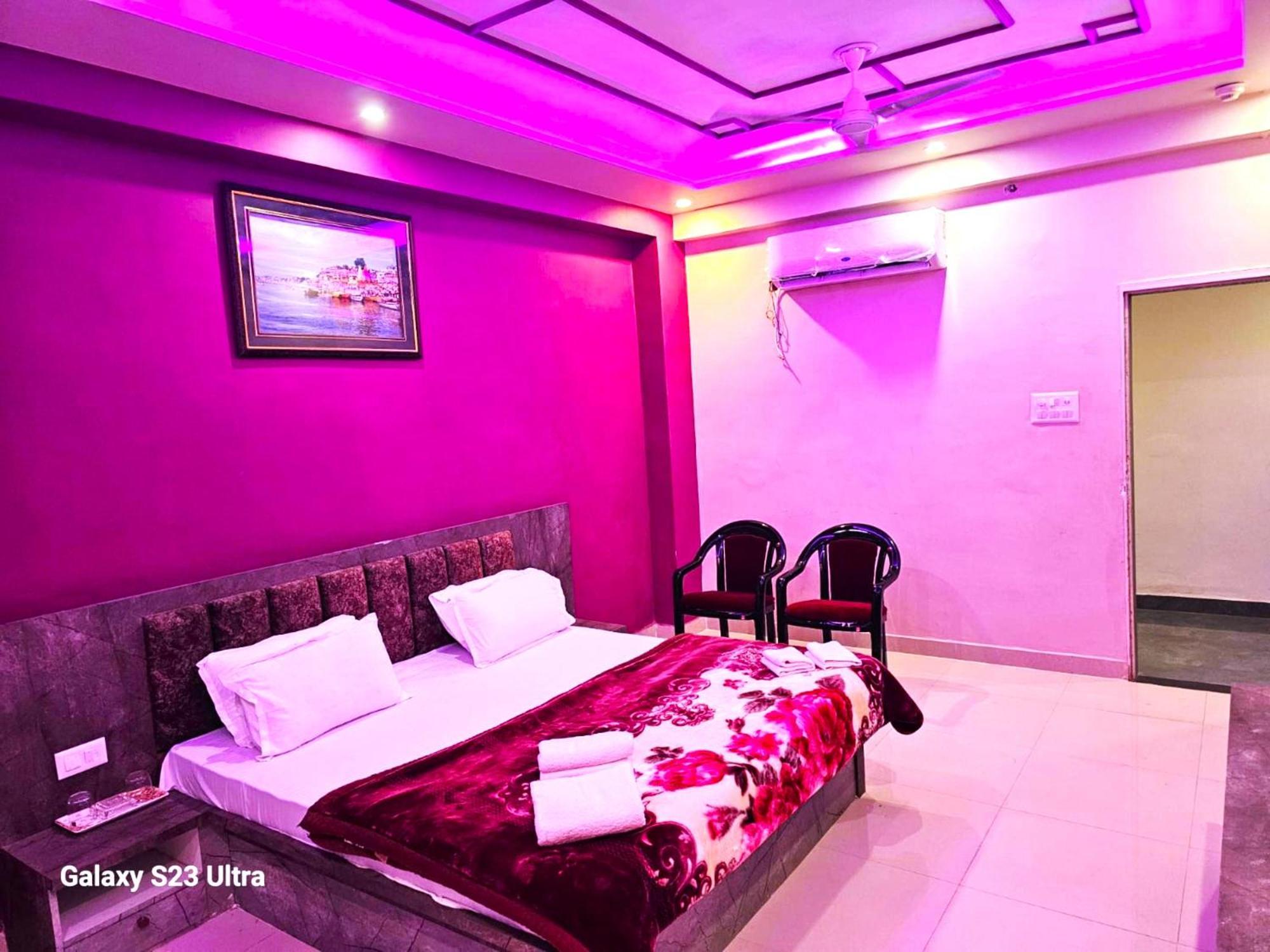 Hotel Kashi Inn Raj Ghat Варанаси Экстерьер фото