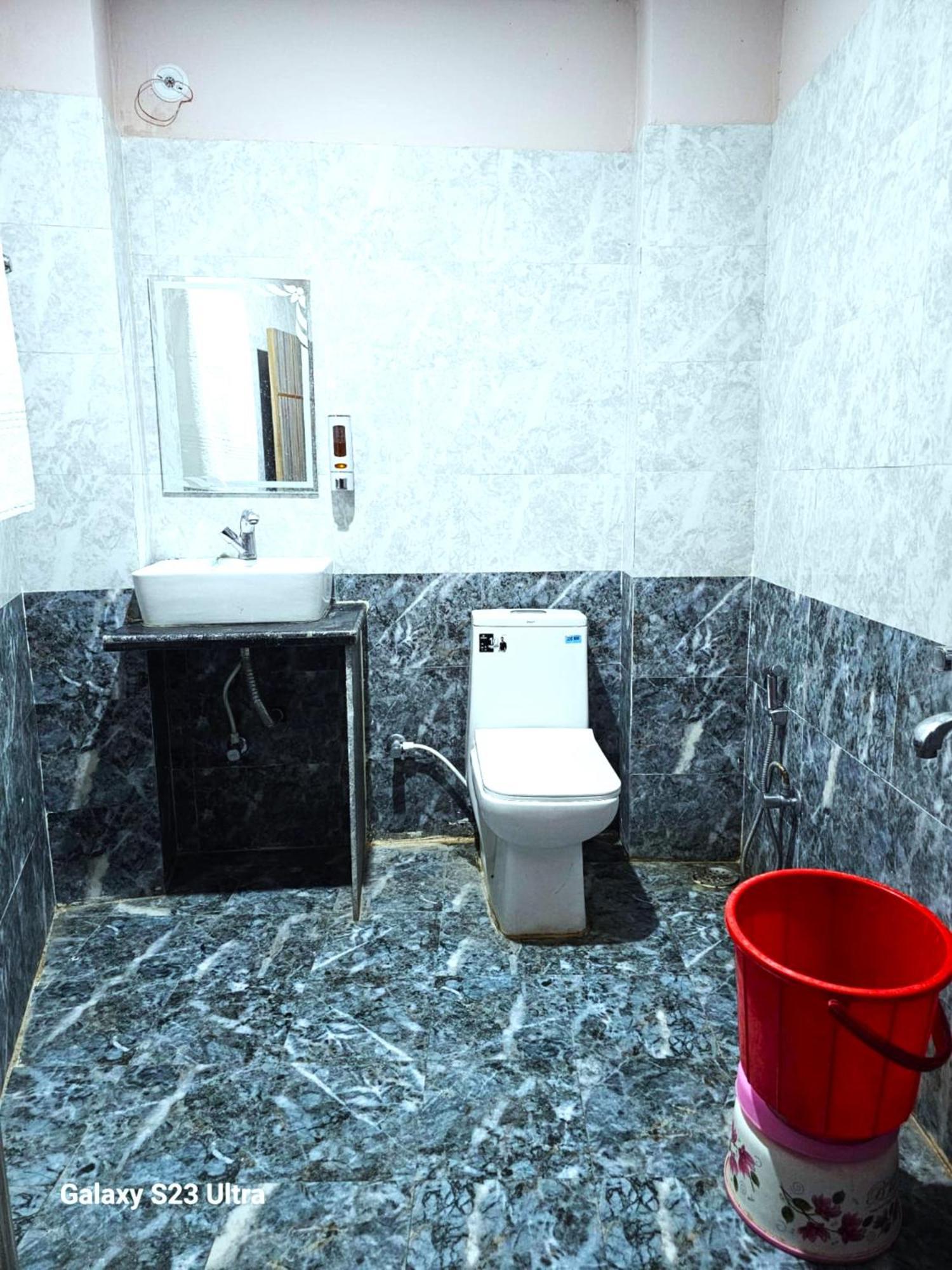 Hotel Kashi Inn Raj Ghat Варанаси Экстерьер фото